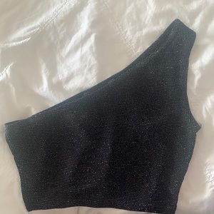 One shoulder top